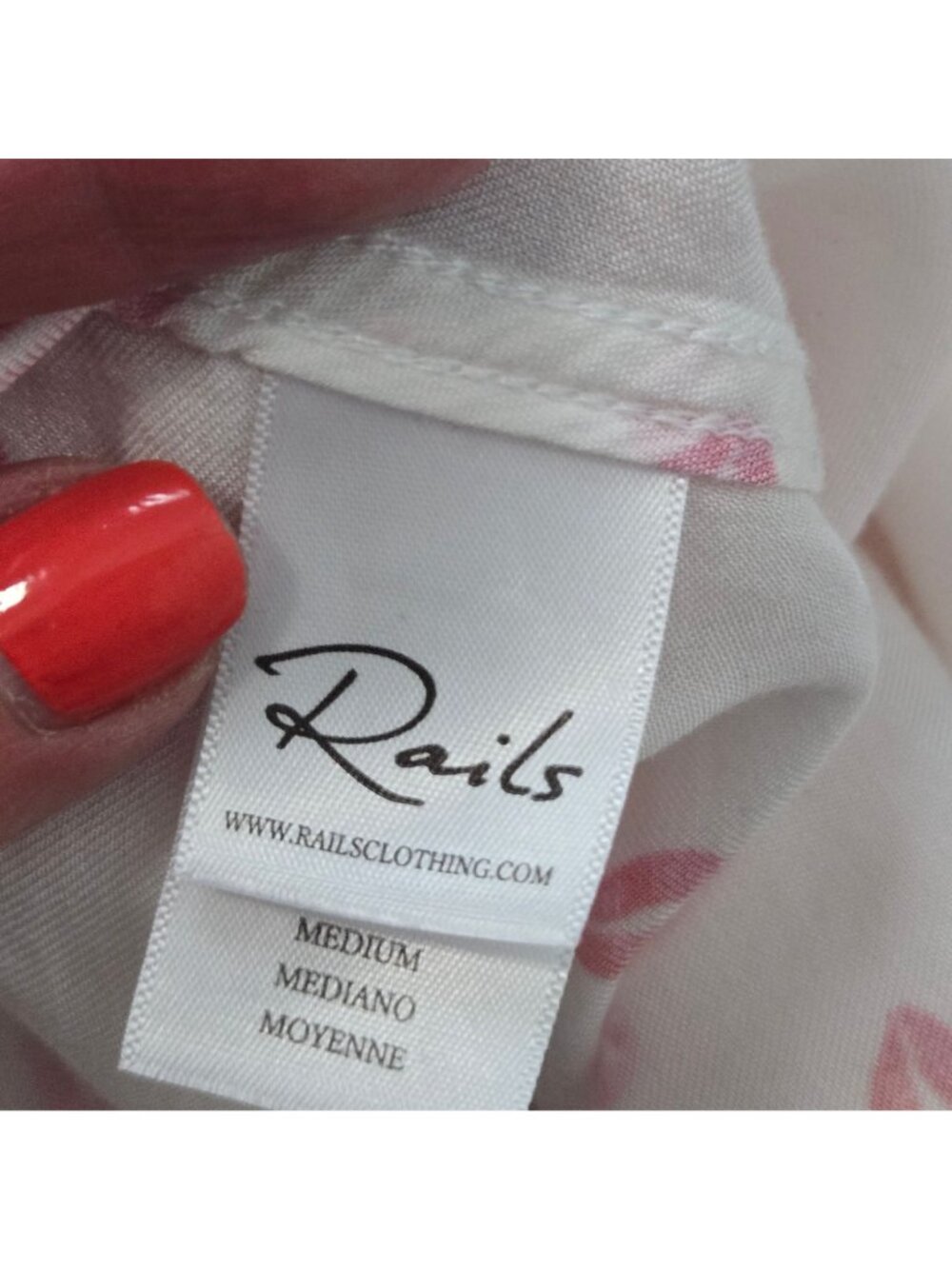 Rails Size M Rocsi Kiss Me Lipstick All Over Print Button-Up Blouse Feminine Pre - Picture 8 of 11
